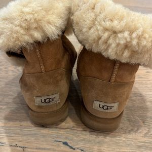 Uggs tan buckle size US 8